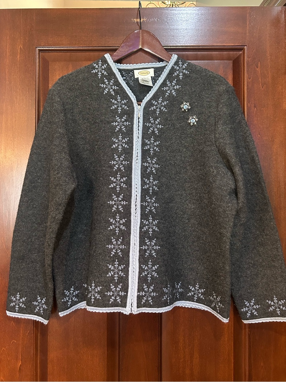 Vintage Talbots XL 100% Wool Embroidered Cardigan Hong Kong Floral